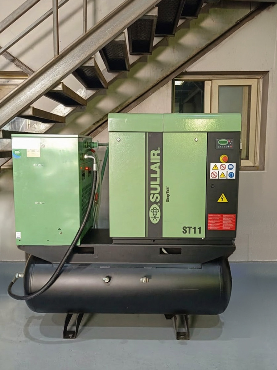 تمكّنا بنجاح من تركيب وتشغيل ضاغط Shoptek ST1108 Sullair مع الخزان والمجفف لصالح شركة Acrow Masr.
